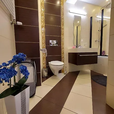 Apartmán Wenedow, Bezplatny Parking, Balkon, 2 , Blisko Centrum I Dworzec Pkp, Pks Košalín